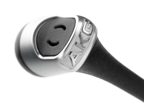 AKG K370