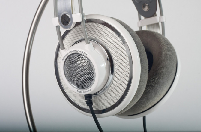 AKG K701