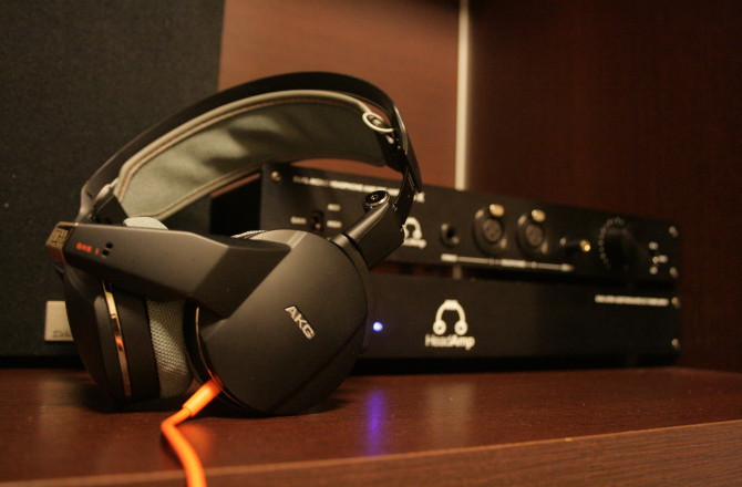 Headsets: AKG GHS1 e Sennheisers PC151 e PC31