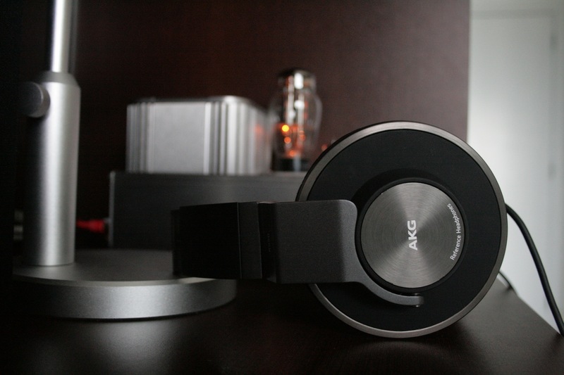 AKG K550