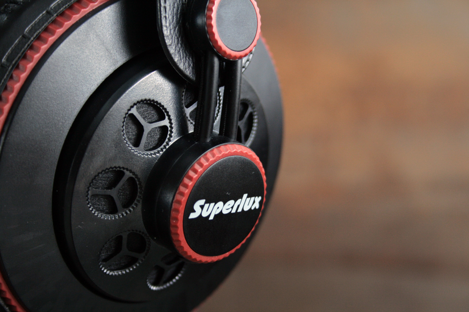 Superlux HD681